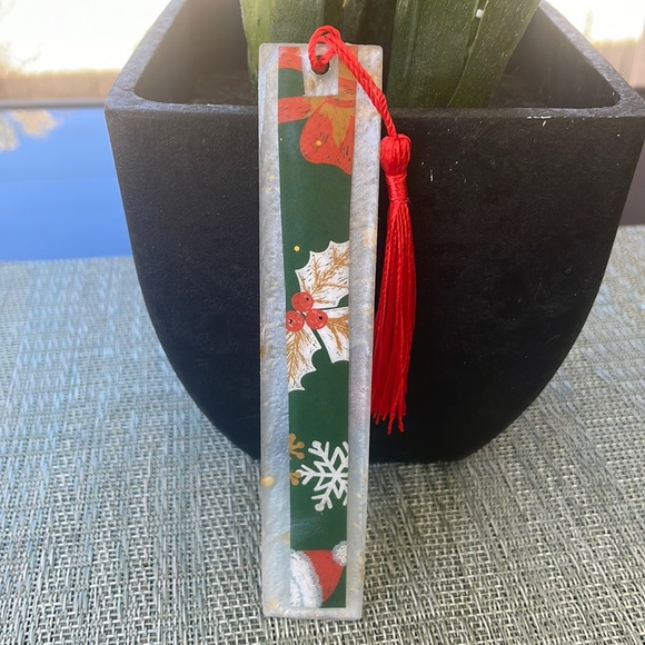 XMAS Handmade Festive Holiday Bookmark medium White with Green Strip - Picture 4 of 8
